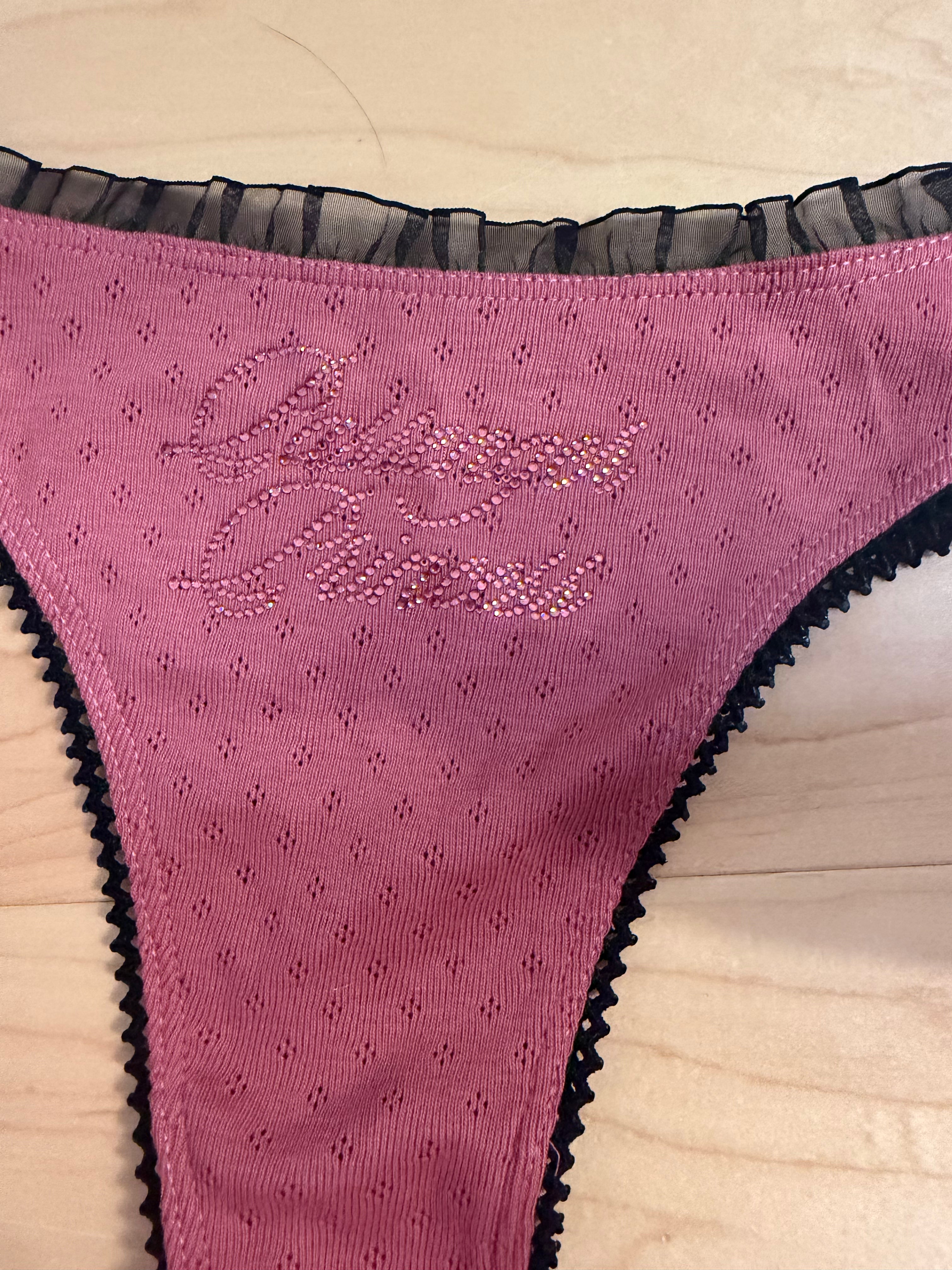Passenger Princess in Antique Rose Thong Sample